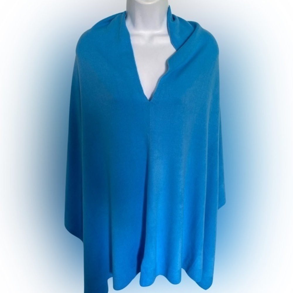 Boutique Wrap Shawl - OSFM turquoise blue. Rayon , NWT